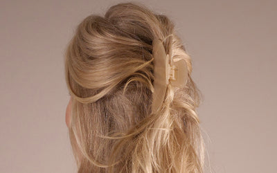 How to get the look - Claw Clip Big Plain - Cream